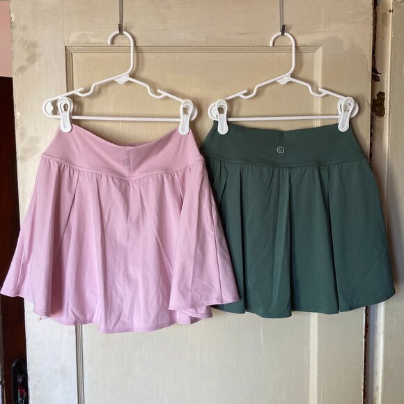 2 Gilly Hicks Active Pleated Skorties Pink and Green - Picture 2 of 8